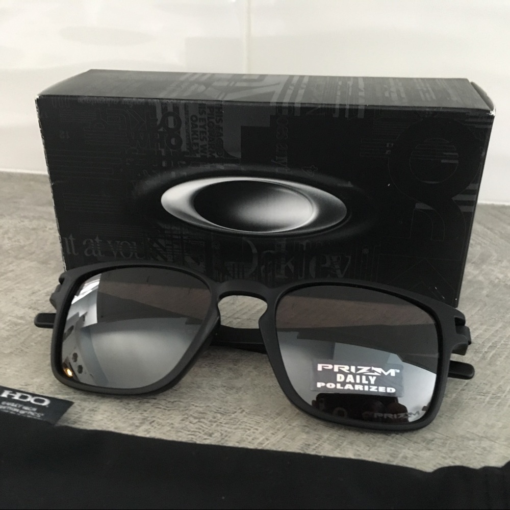 Oakley Latch SQ Polarized Sunglasses